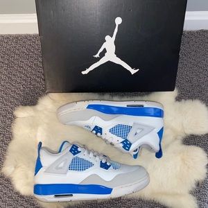 Air Jordan 4 Retro Military Blue
